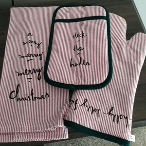 Kate Spade kitchen towel and oven mit set.